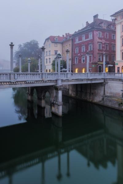 pictures of Ljubljana - Hribarjevo nabrežje