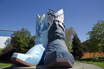 photo locations in Seattle - Oxbow Park ( Hat 'n' Boots )