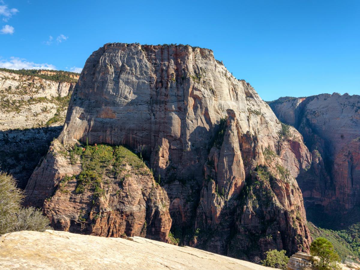 Image of Angels Landing by Laurent Martres