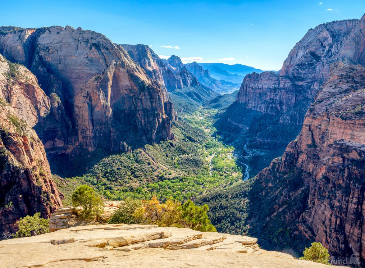 Image of Angels Landing by Laurent Martres