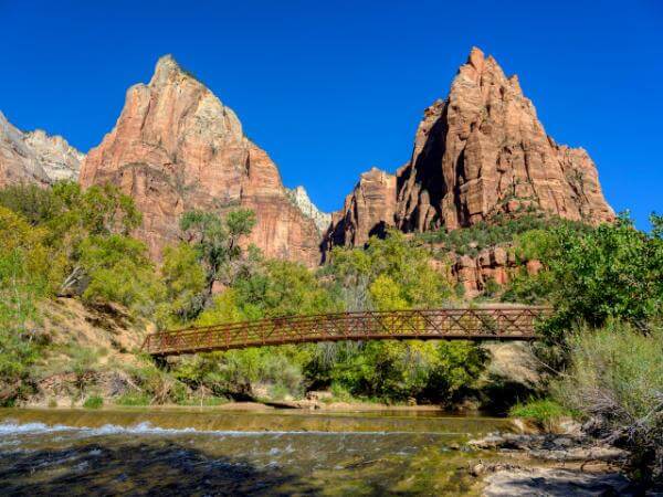 pictures of Zion National Park & Surroundings - Court of the Patriarchs