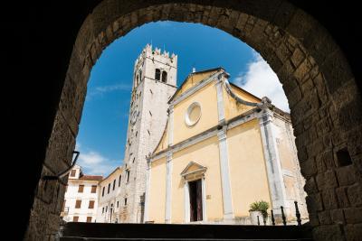 pictures of Istria - Motovun Town Gate