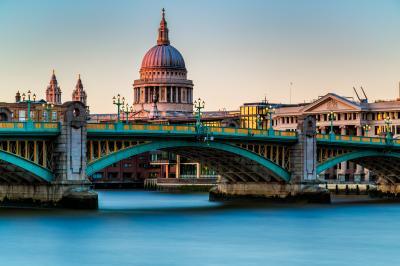 United Kingdom pictures - St Paul's Cathedral (exterior)