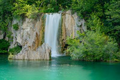 Okrugljak Lake Waterfall